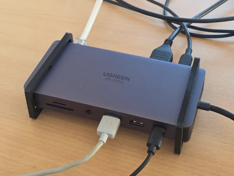 UGreen CM681 docking station cooling TPU bumpers