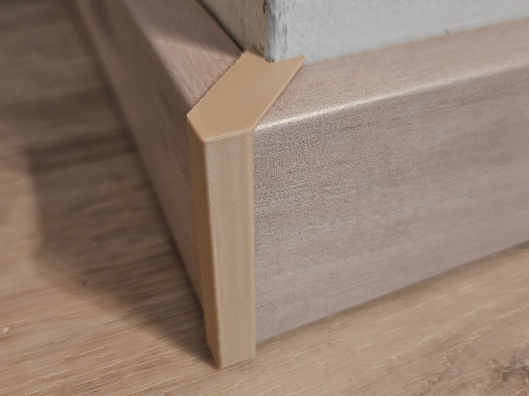 Sockelleiste / Fußleiste Ecke 90Grad 15x50mm