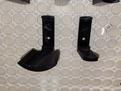 Large and strong spray can holder for Multiboard