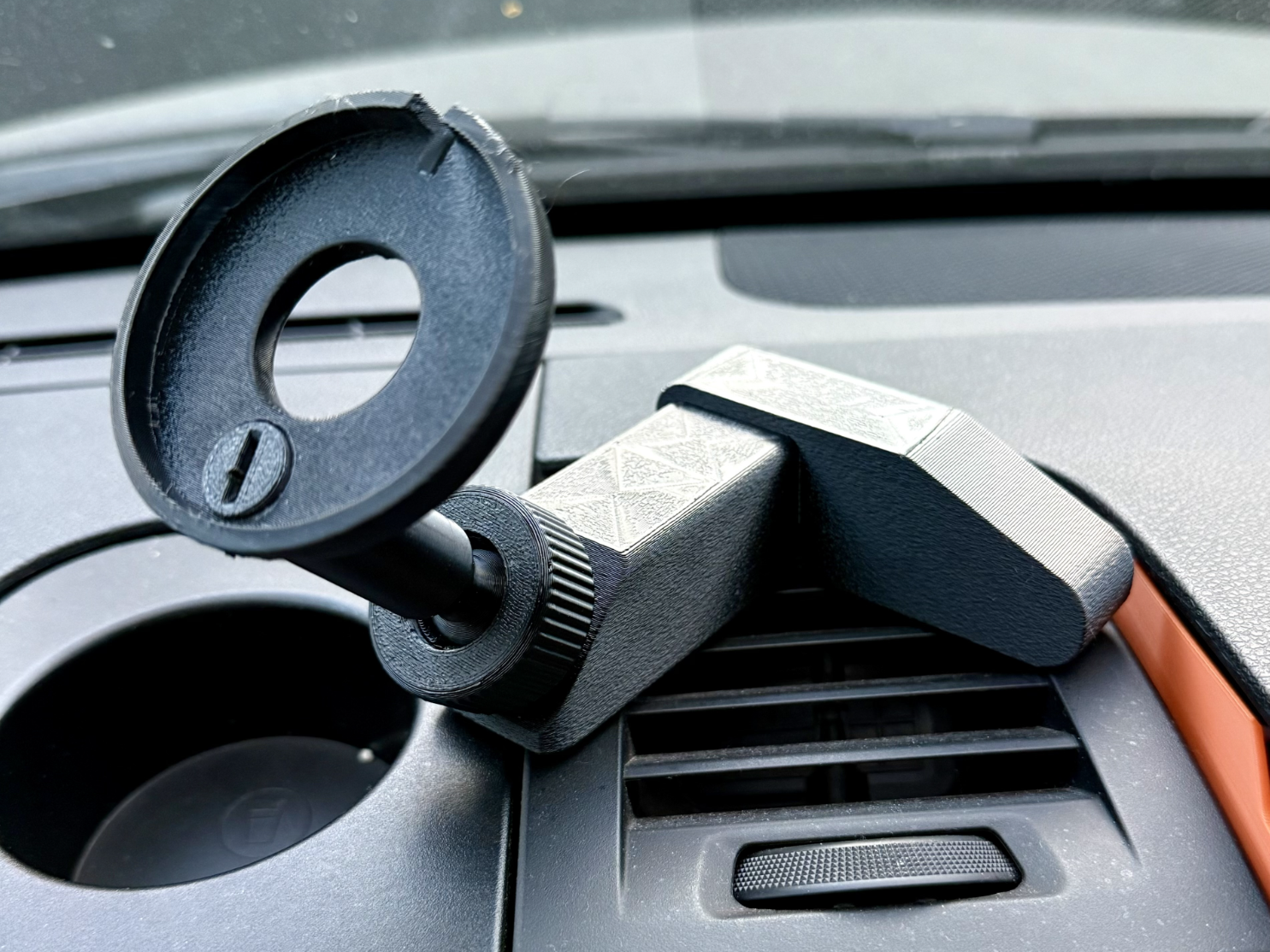 Mag Safe Dash Phone Mount
