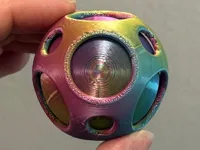 Sphère tournante dans une sphère - fidget — photo 1