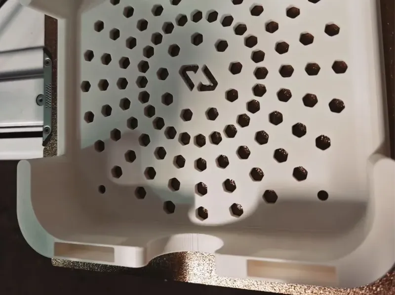 极空间Z4PRO性能版系列 前盖板预留散热风扇 12cm风扇 磁铁加强N52