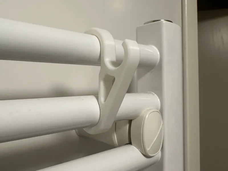 Bathroom radiator hanger