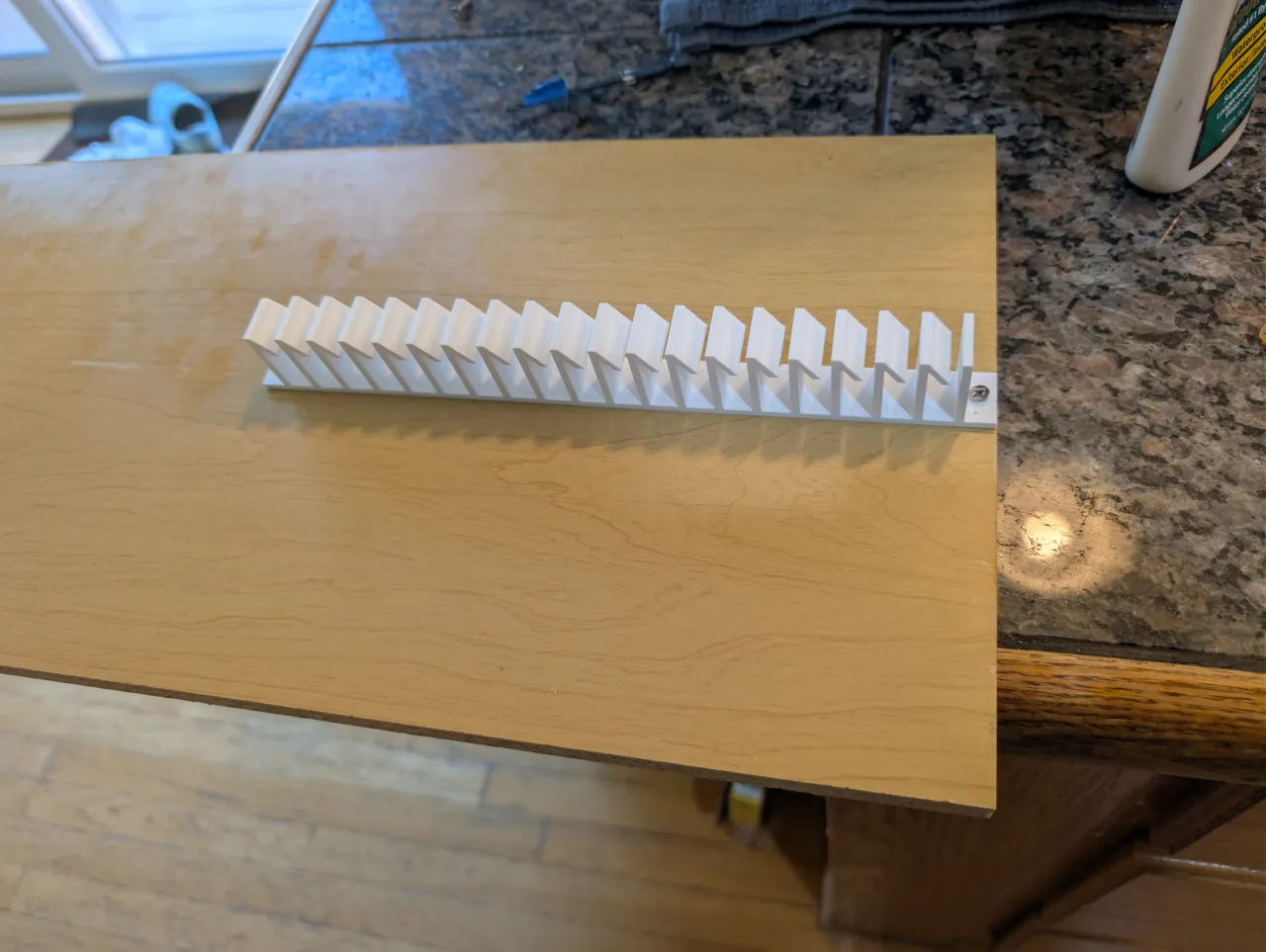SnapWare Snap-In Lid Rack | Clean Cabinet Storage view 3