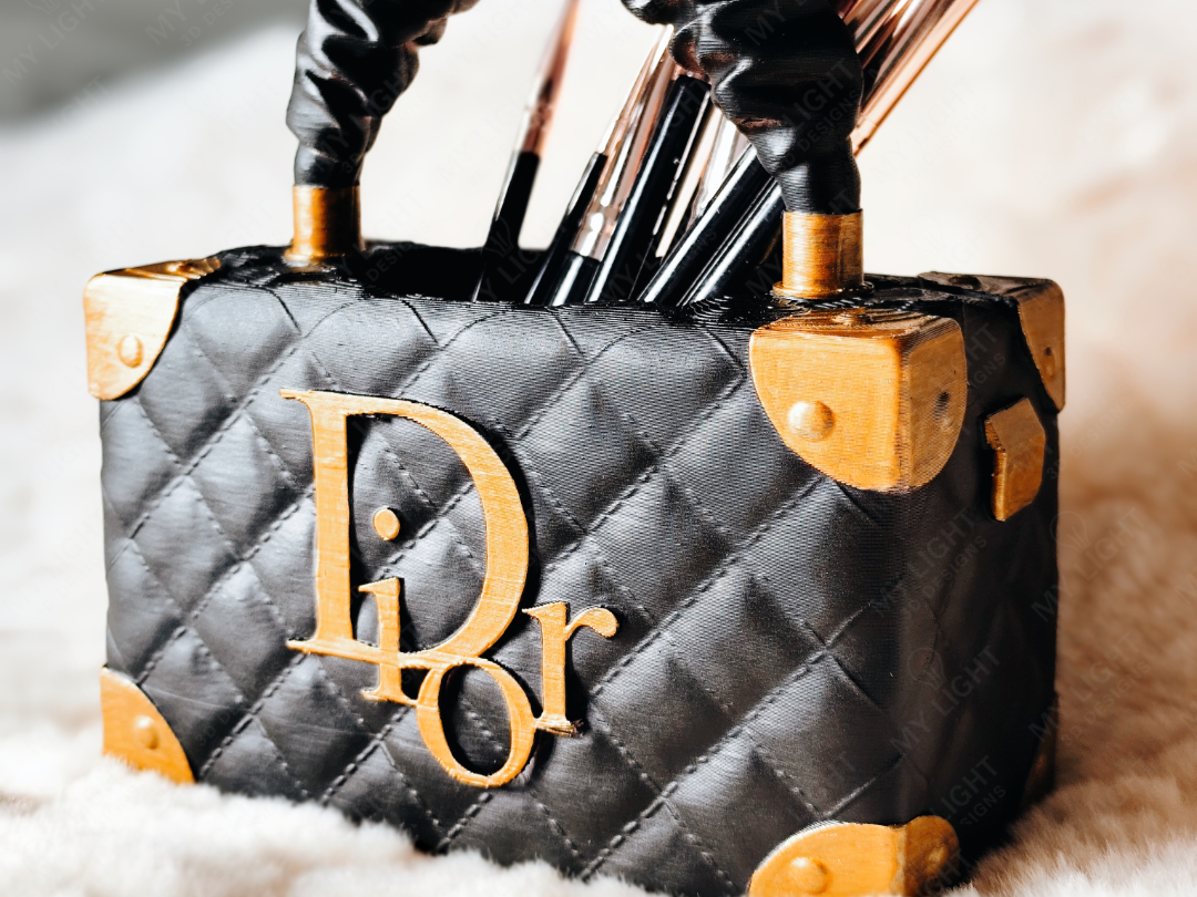 Miniatura 4 do modelo 3D Luxury Handbag Planter & Makeup Brush Holder