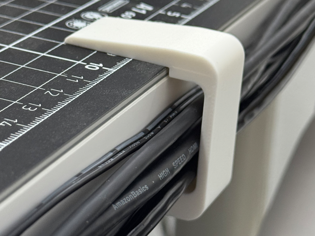 Desk Edge Cable Guide for 30–36 mm Tables