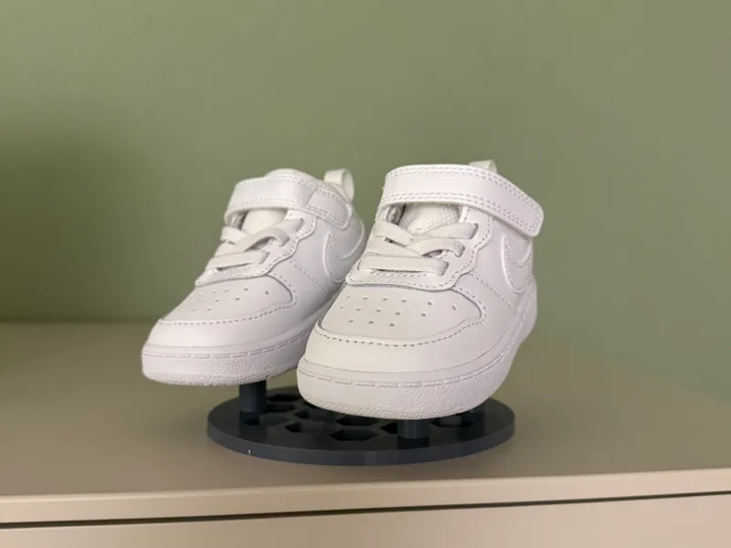Newborn shoe stand nike