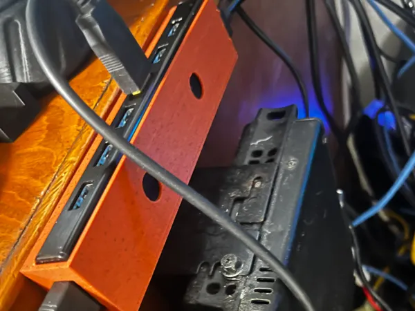 Support mural pour hub USB J5create 7 ports