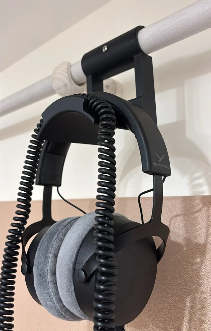 headphone holder for (wooden) curtain stick