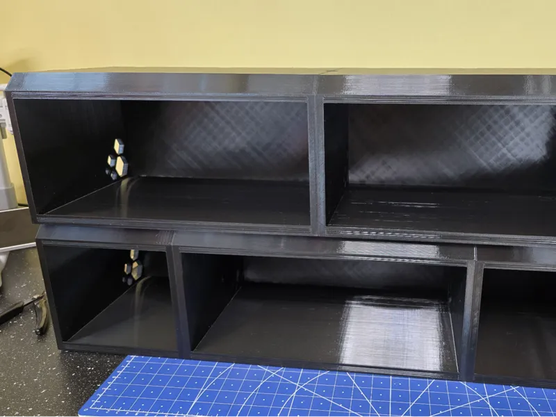 Modulares Regalfach aus 32cm und 16cm breit Boxen