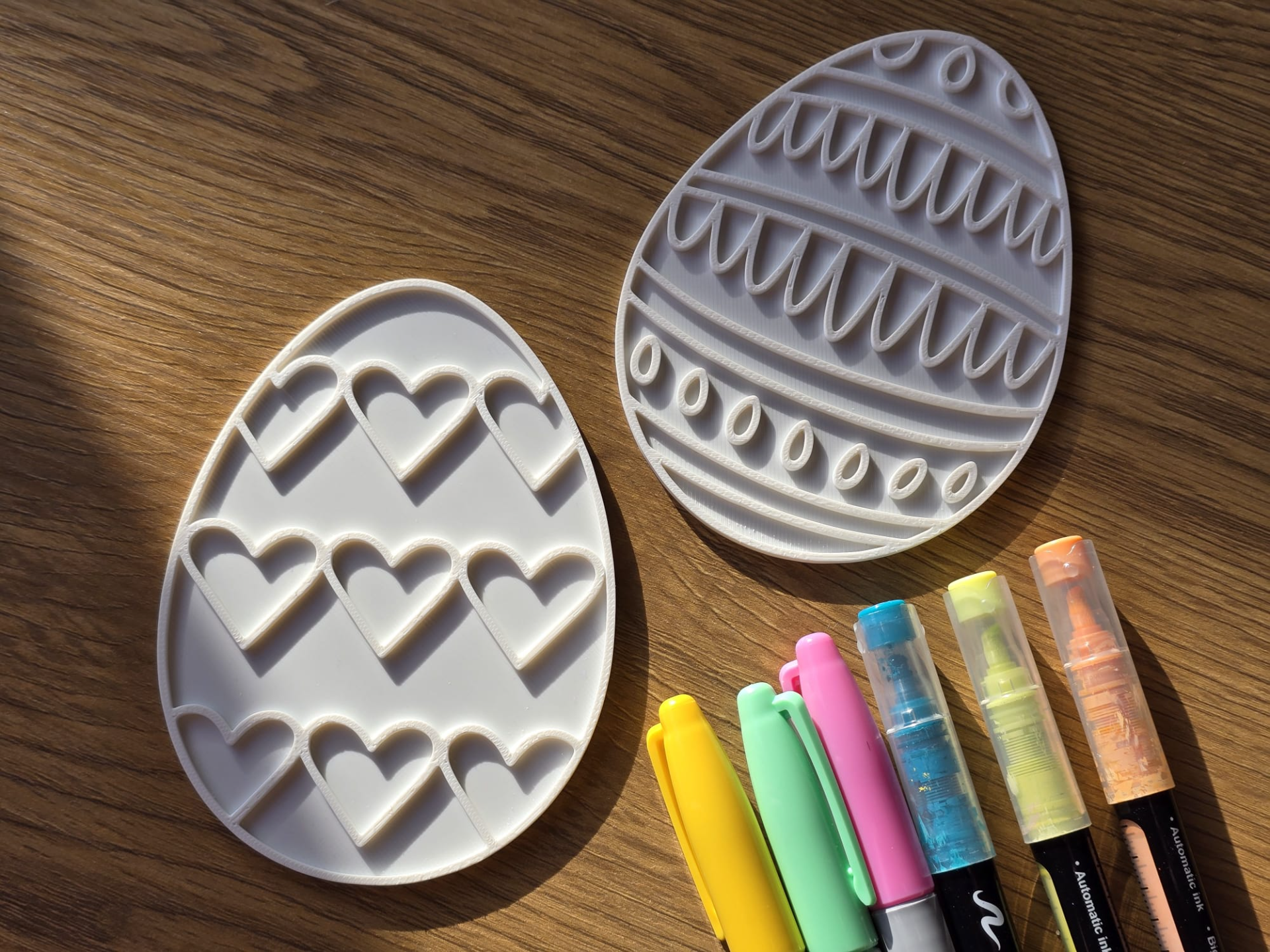 Creative Egghunt Easter Coloring Craft Activity