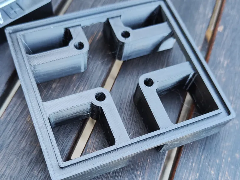 A Riser for lifting the Fusebox