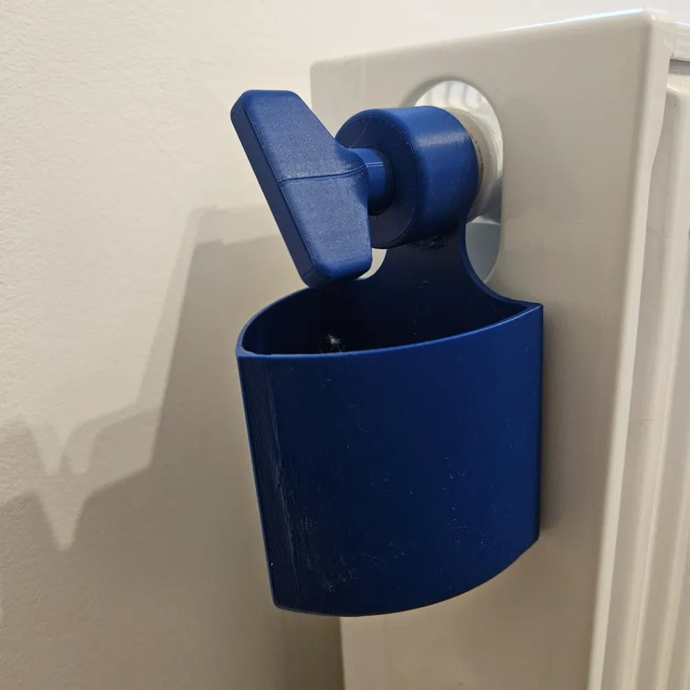 Key for bleeding radiators with reservoir by Zipert 3D - MakerWorld