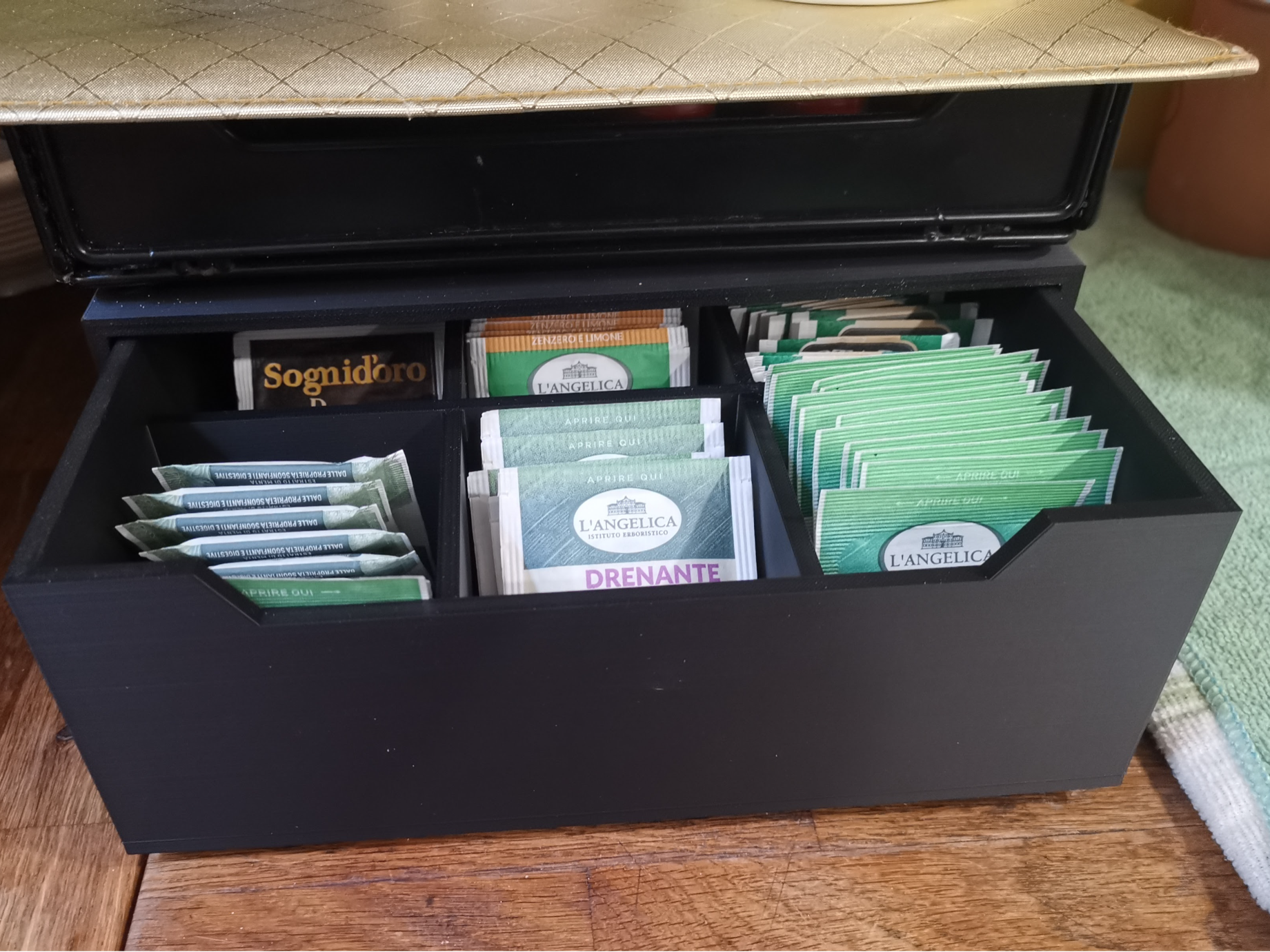 Organizer The, herbal teas and coffee