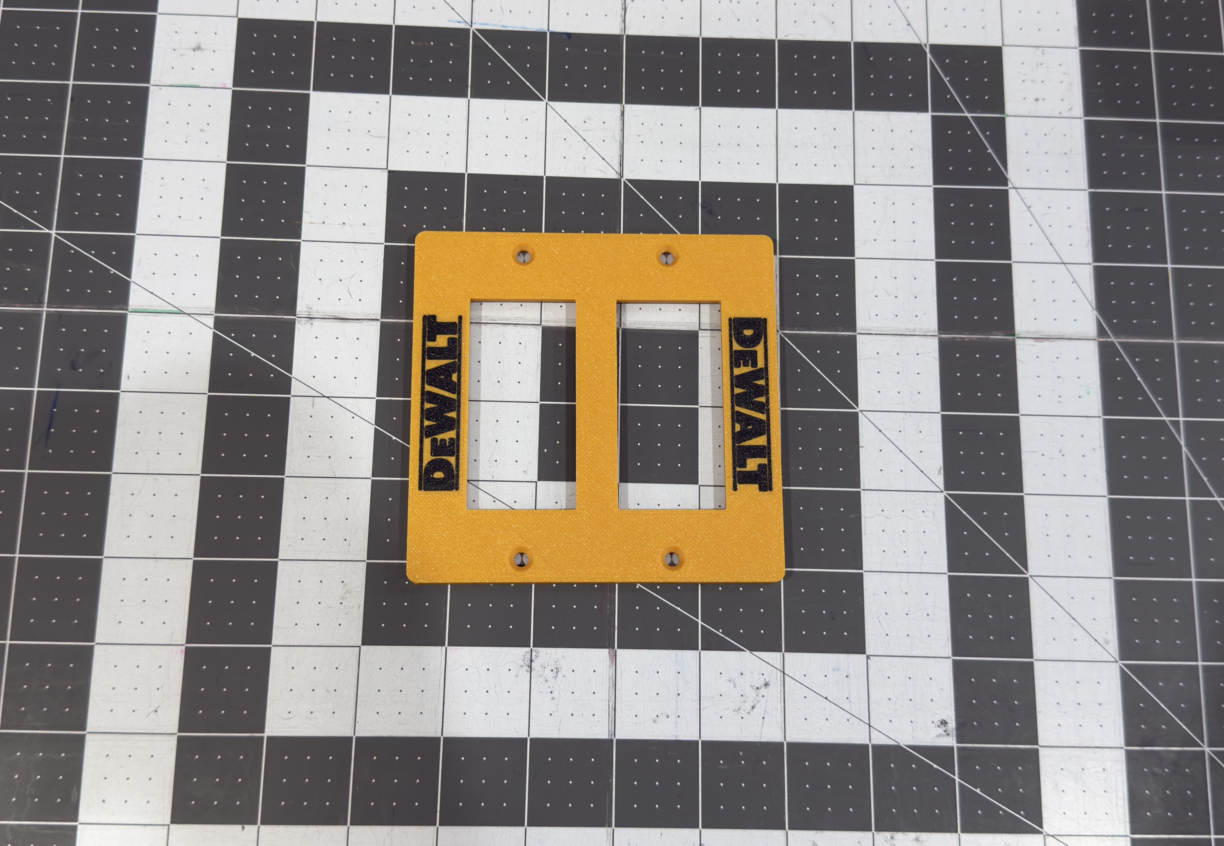 Miniatura 6 do modelo 3D Dewalt Light Switch Plate Set 