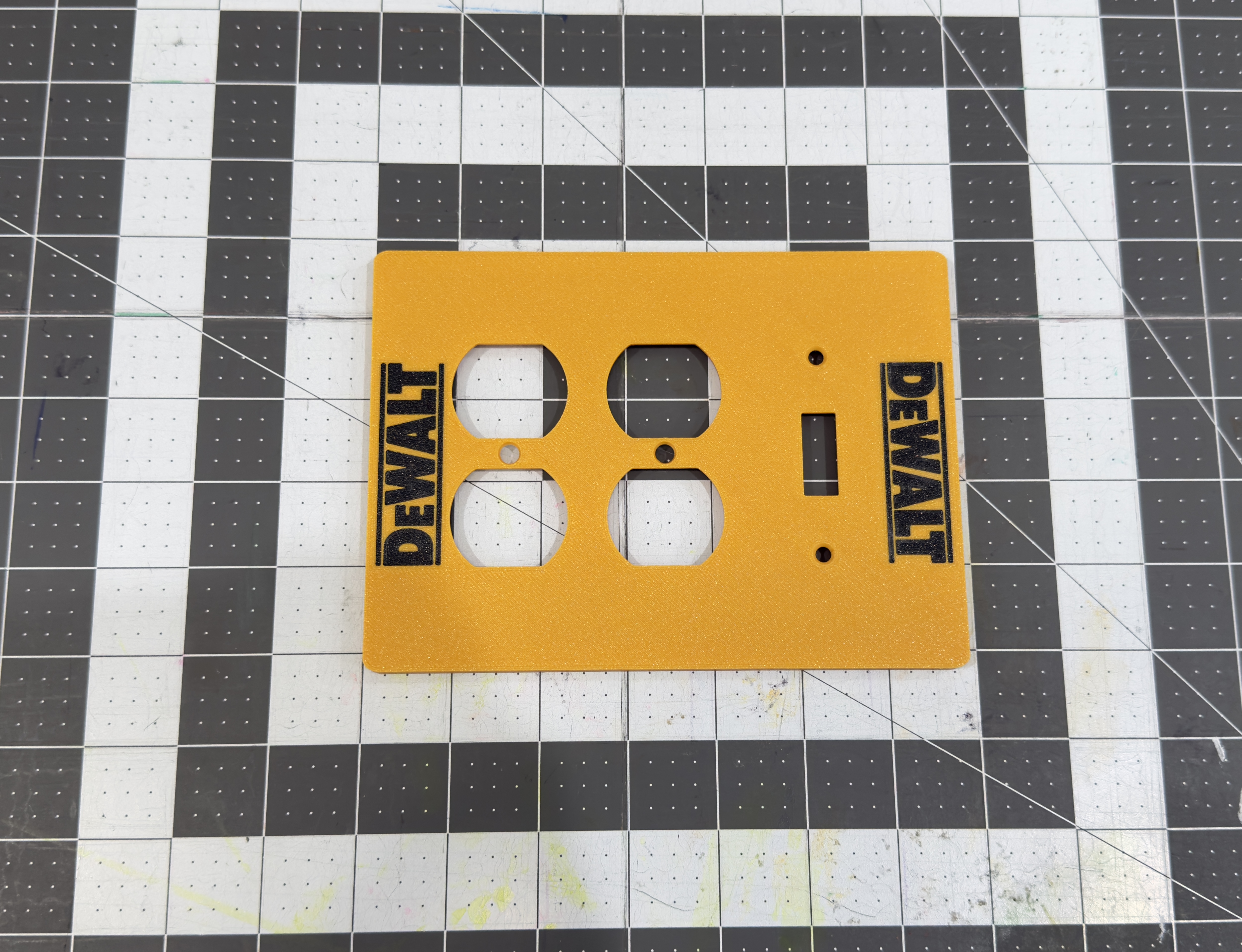 Miniatura 10 do modelo 3D Dewalt Light Switch Plate Set 