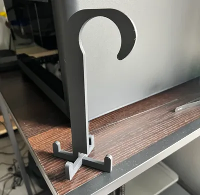 Belt rack with hangar