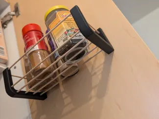 Gewürzregal Schranktür mit Holzelementen