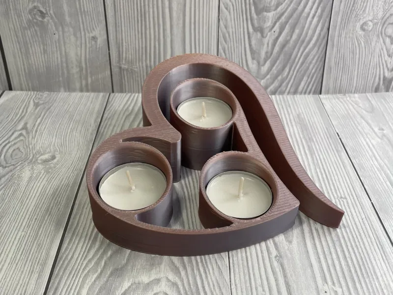 Valentine's heart-shaped tea lights holder
