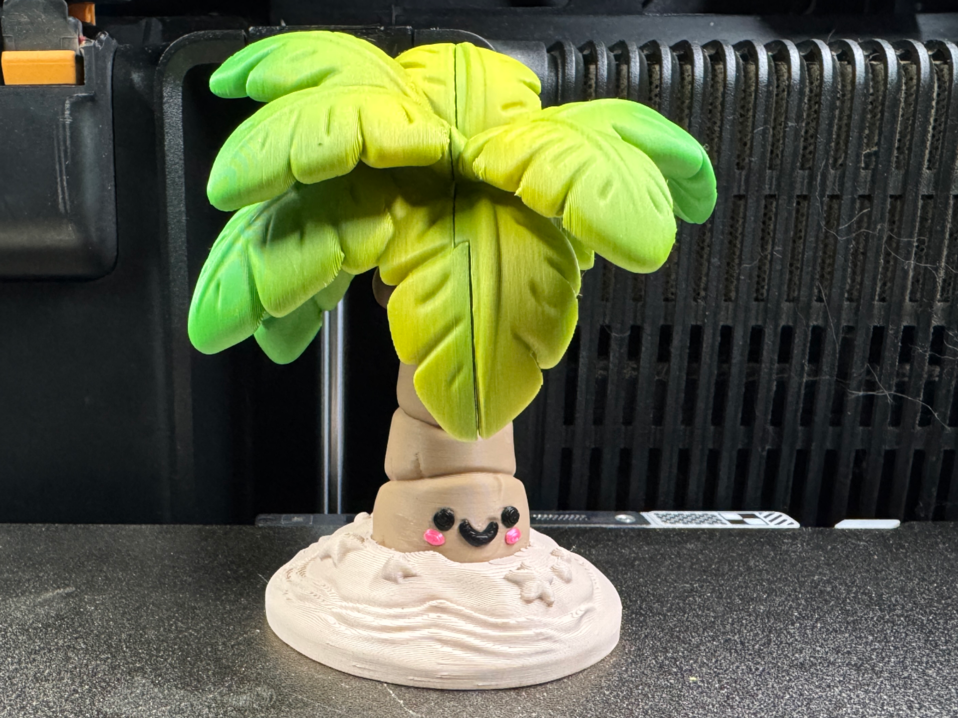 Fröhliche kleine Palme