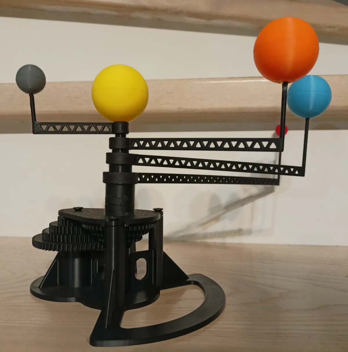 rotatable solar system - Free 3D Print Model - MakerWorld