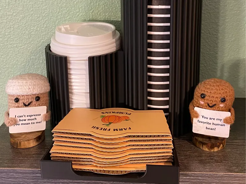 Coffee cup organizer