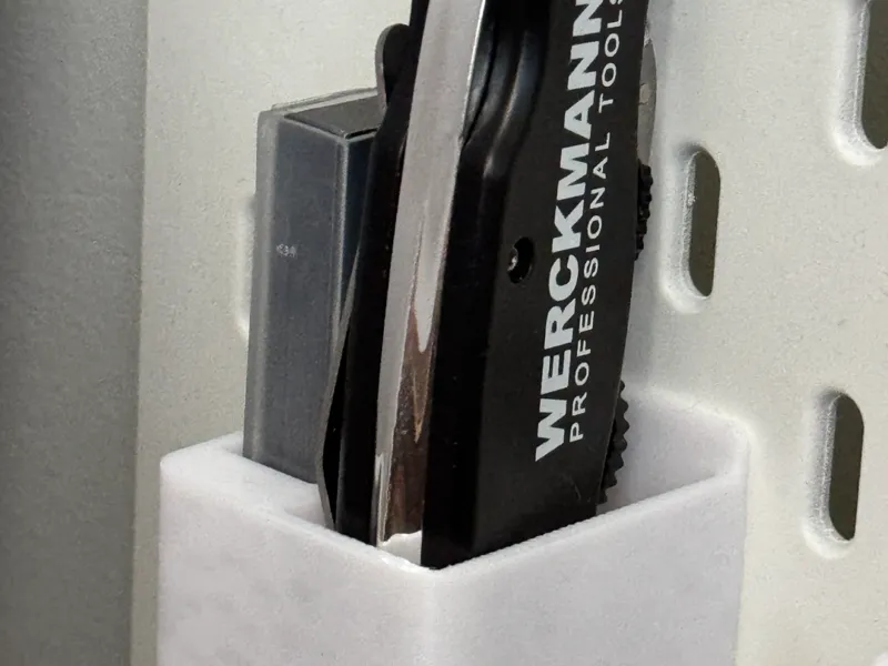 Werckmann utility knife skadis holder