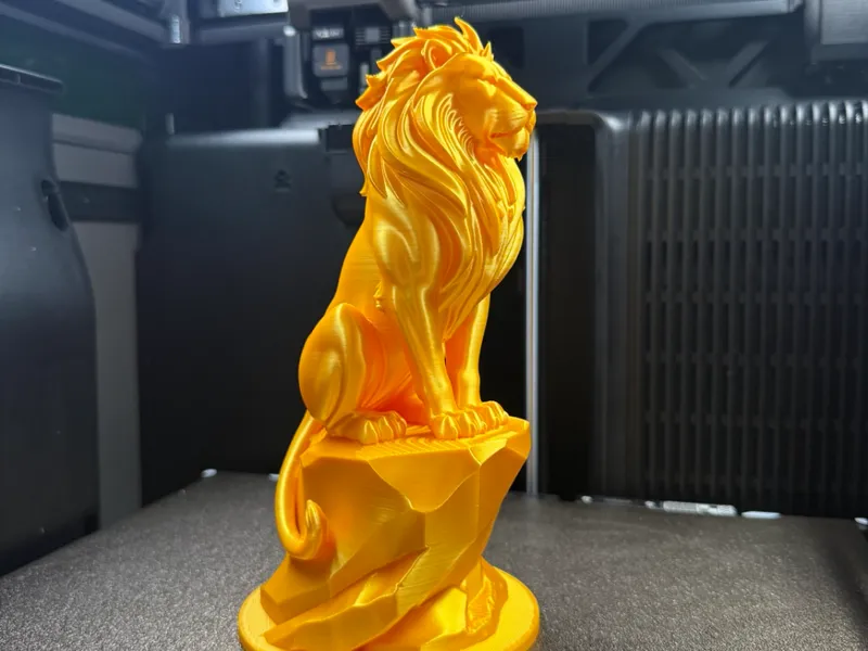 A Majestic Lion - King of The Jungle Sculpture