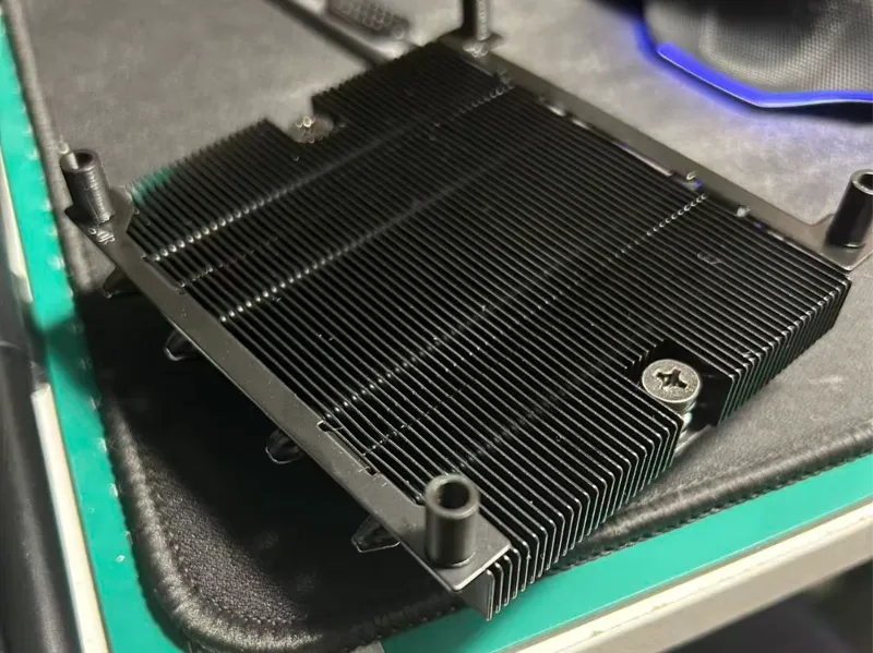 IS37XT 散热器 风扇反装部件