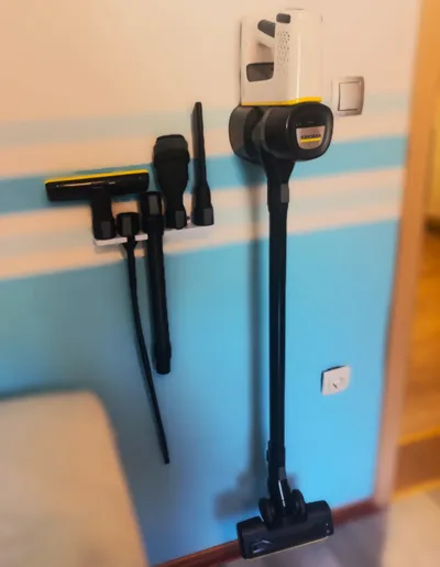 Holder for attachments of a Karcher vc4 vacuum 