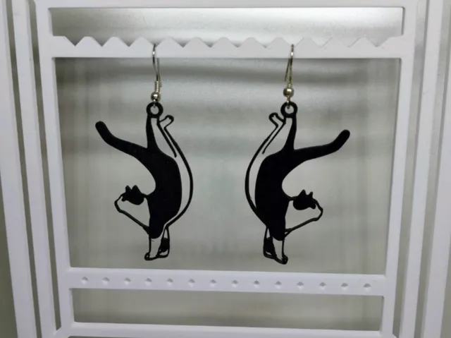 Acrobat cat - dangling earrings