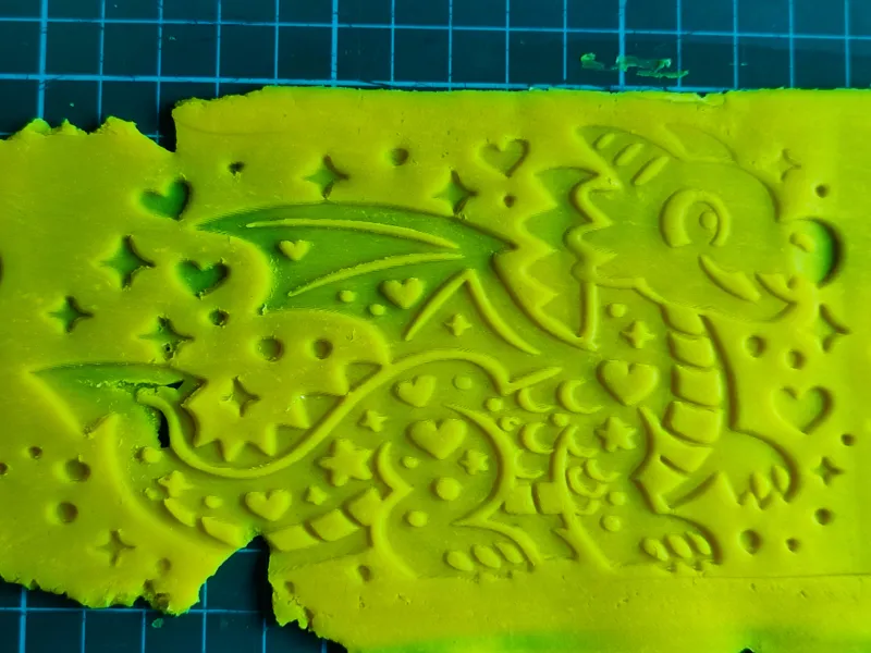 Cute & Friendly Dragon Play-Doh Roller