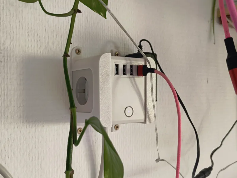 Steckdosenwürfel Halterung