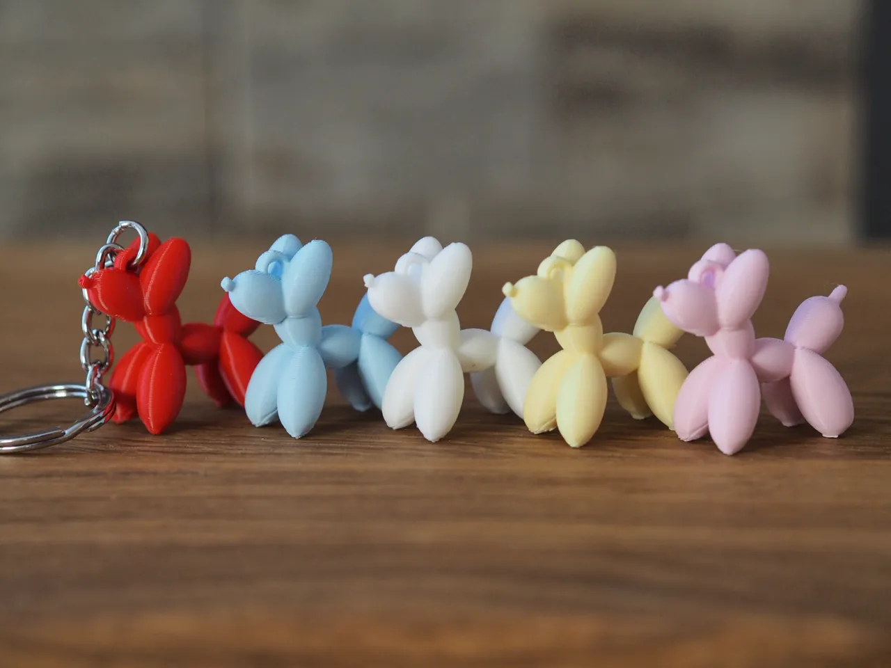 Balloon dog keychain view 3