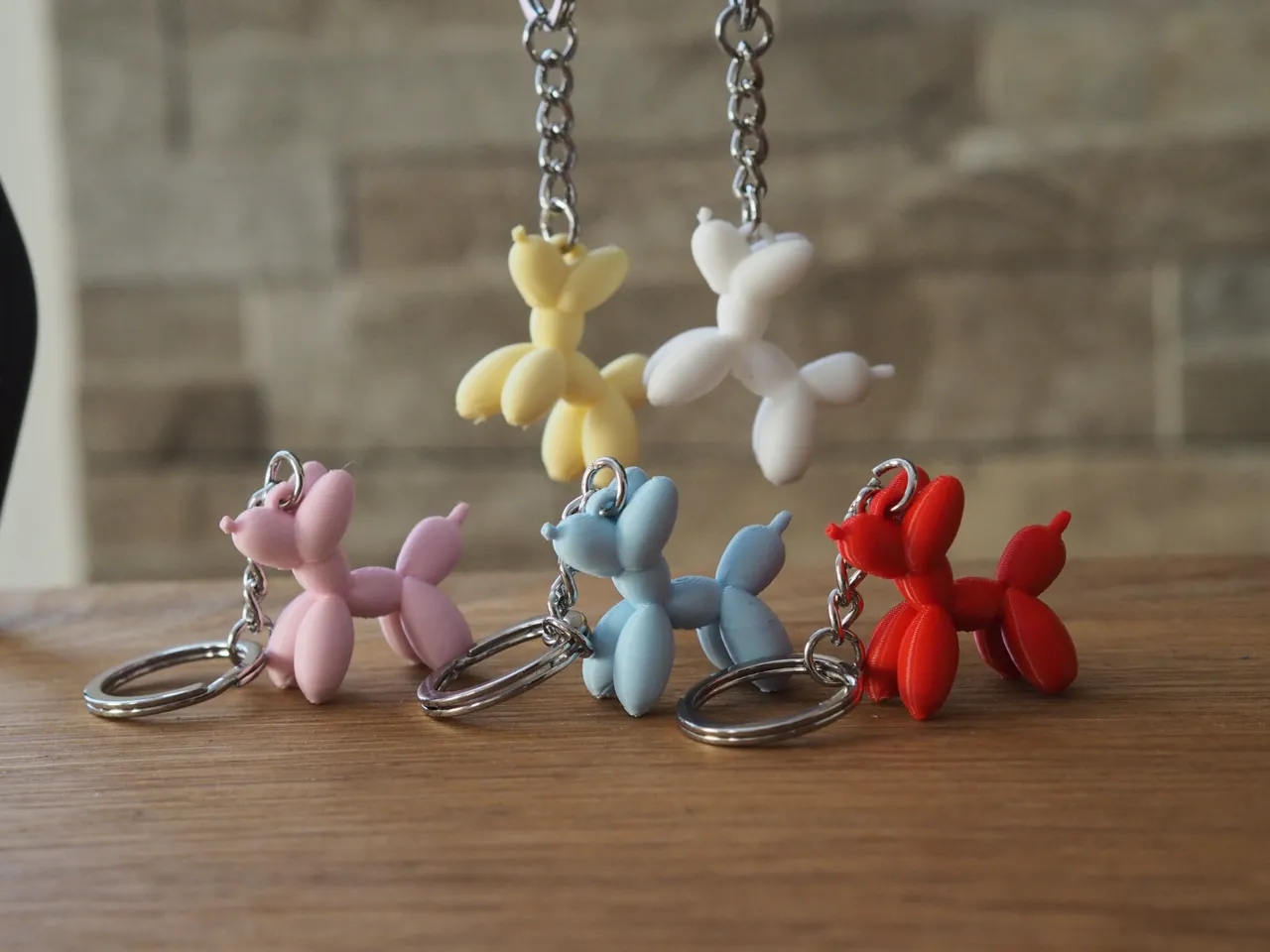 Balloon dog keychain view 2