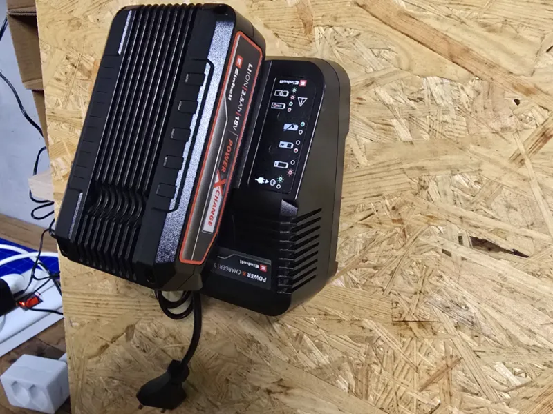 Einhell Schnellladestation PowerX-Change Halterung