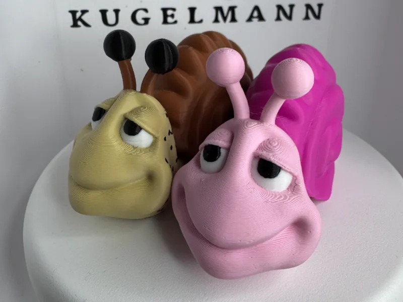 Articulated and flexible cute snail