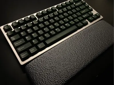 HAMMERED TEXTURE wrist rest