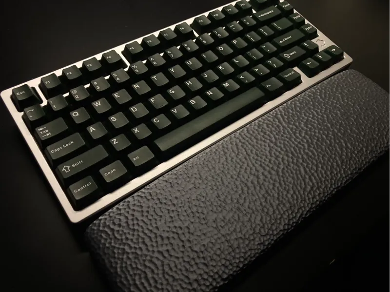HAMMERED TEXTURE wrist rest