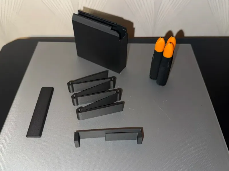 Magazine Fidget Toy