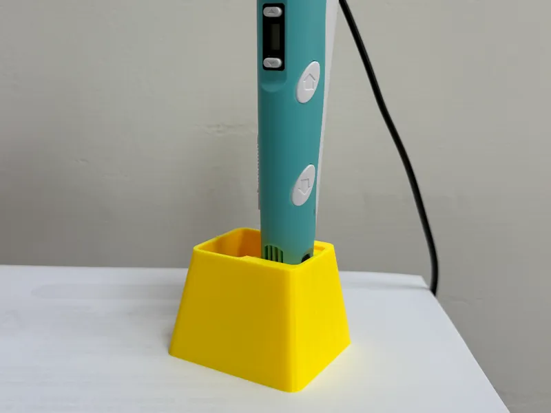 Round 3D pen holder