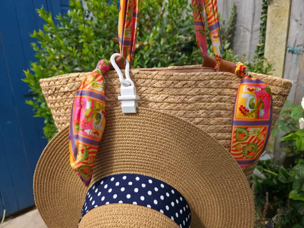 Clip o pieza de sujeción: Hat clip bag hanger. Referencia del modelo original.