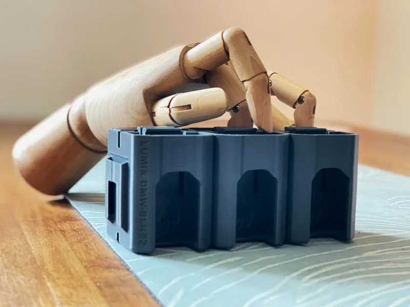 PANASONIC DMW-BLF19 6xBattery Holder+SD Card Slots