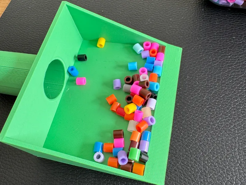 Schaufel für Kleinteile mit Trichter