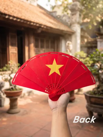 Letrero o emblema decorativo: Việt Nam Folding Fan – Vietnamese Flag Hand Fan — vista de referencia 4