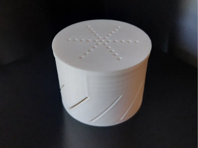 Overture in spool desiccant holder