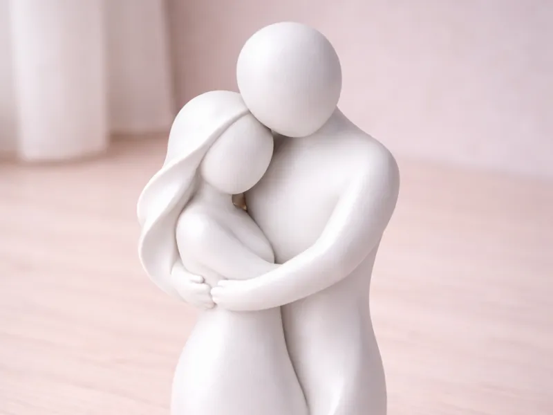Silk Embrace – Minimalist Couple Sculpture
