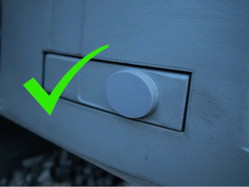 Lock cover for the  Benica entrance gate drive