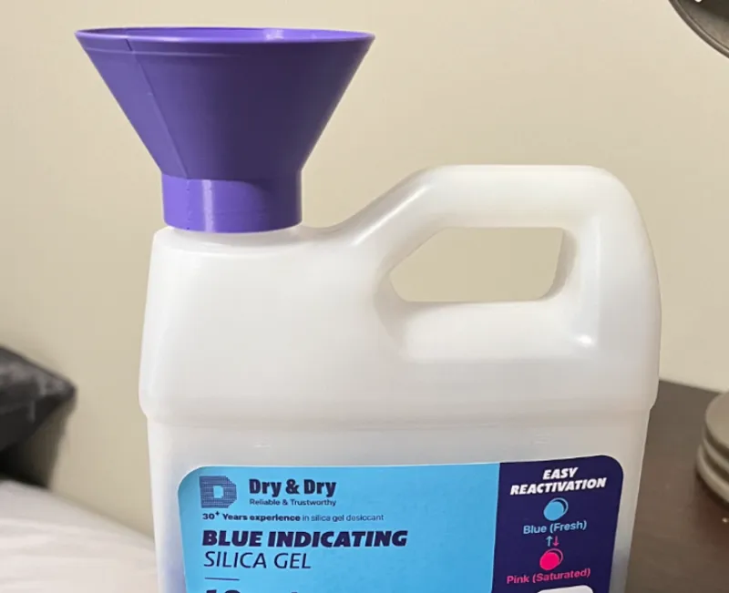 Desiccant funnel