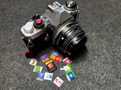Hot Shoe Film Camera Display / Reminder - 1 Piece